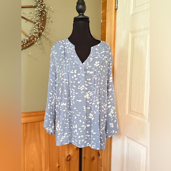 Monday Fun (Stitchfix) Kearney Henley Top NWT Women’s size M - Picture 1 of 12